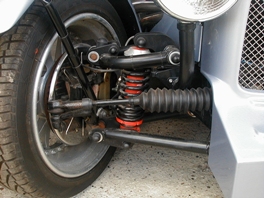 Foto Muelle en suspensión delantera de un automóvil